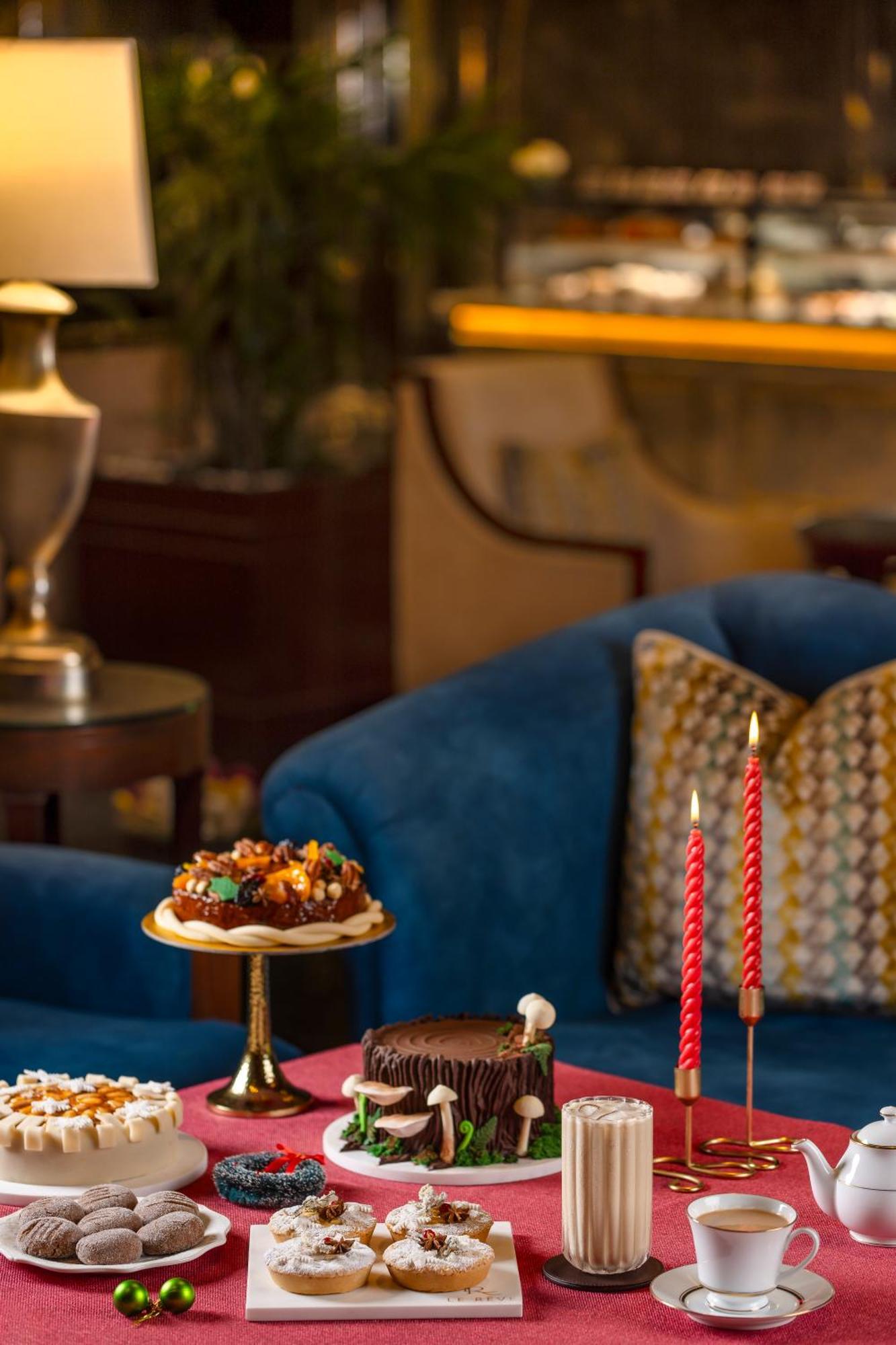 The Leela Ambience Gurugram Hotel & Residences - The Luxury Urban Sanctuary Γκουργκάον Εξωτερικό φωτογραφία A Christmas pudding