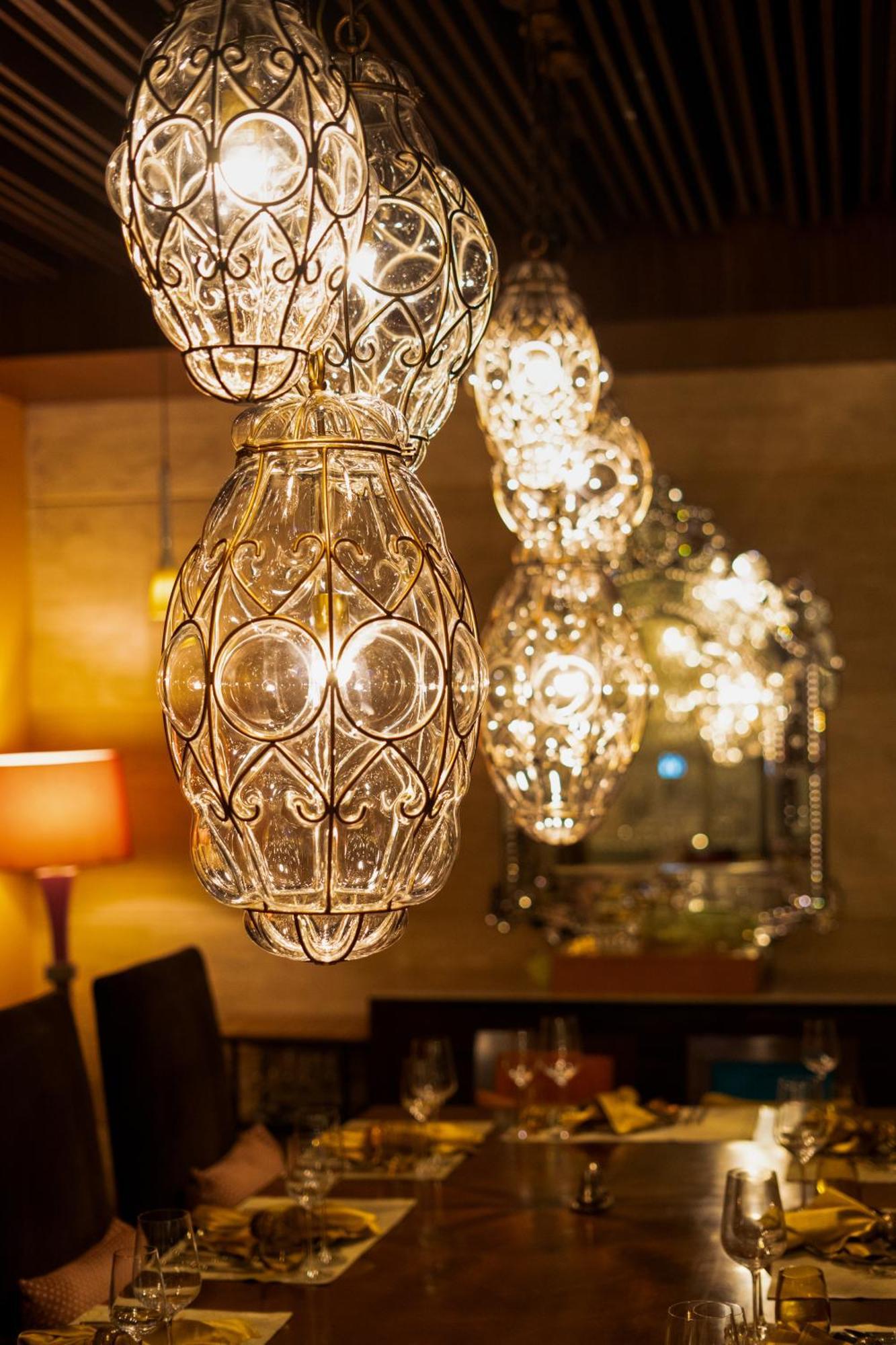 The Leela Ambience Gurugram Hotel & Residences - The Luxury Urban Sanctuary Γκουργκάον Εξωτερικό φωτογραφία A lamp