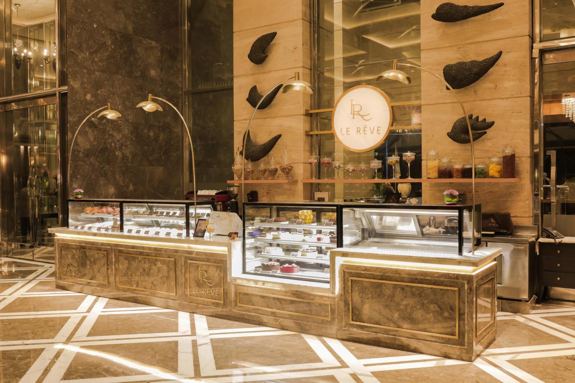 The Leela Ambience Gurugram Hotel & Residences - The Luxury Urban Sanctuary Γκουργκάον Εξωτερικό φωτογραφία The pastry shop