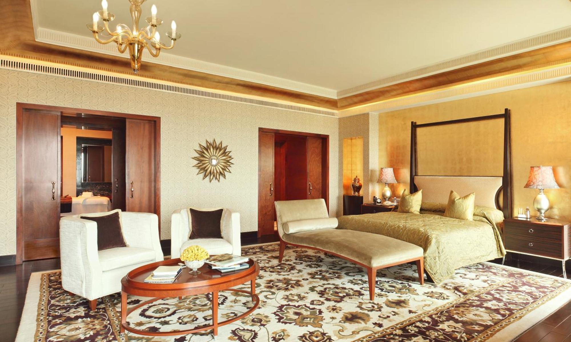 The Leela Ambience Gurugram Hotel & Residences - The Luxury Urban Sanctuary Γκουργκάον Εξωτερικό φωτογραφία A bedroom at the Taj Mahal Palace