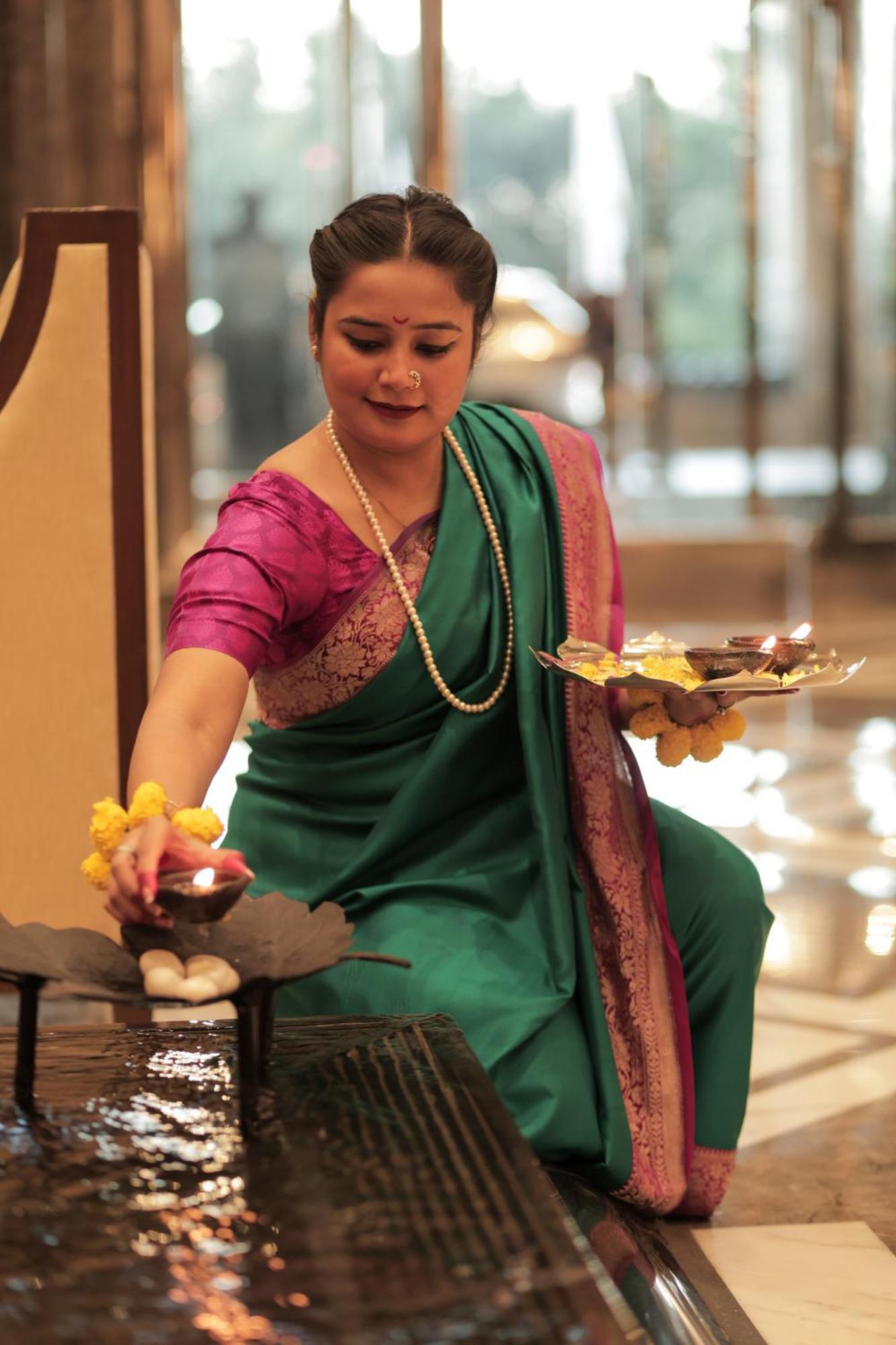 The Leela Ambience Gurugram Hotel & Residences - The Luxury Urban Sanctuary Γκουργκάον Εξωτερικό φωτογραφία Aarti being performed