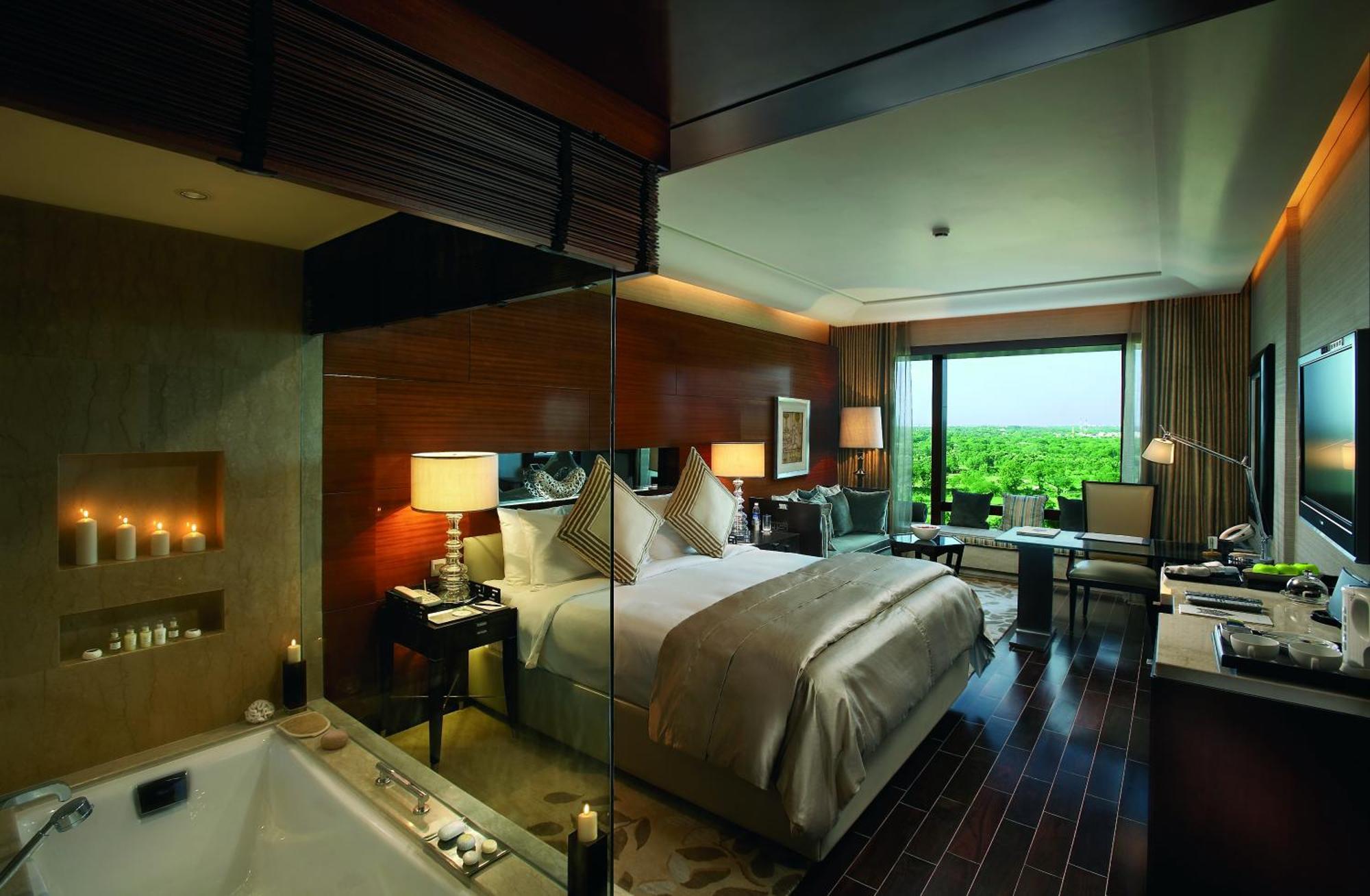 The Leela Ambience Gurugram Hotel & Residences - The Luxury Urban Sanctuary Γκουργκάον Εξωτερικό φωτογραφία A room at The Oberoi, Mumbai