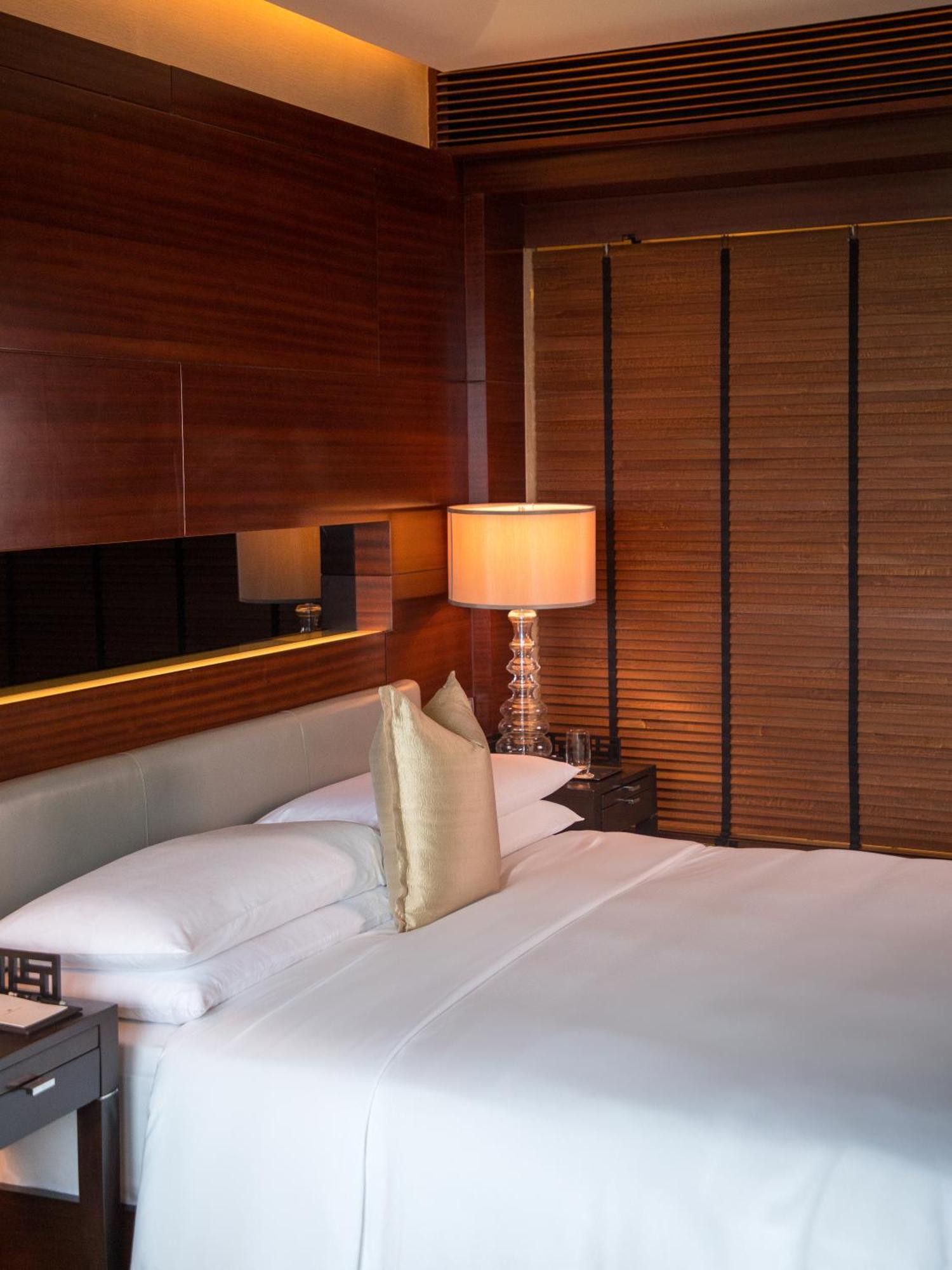 The Leela Ambience Gurugram Hotel & Residences - The Luxury Urban Sanctuary Γκουργκάον Εξωτερικό φωτογραφία